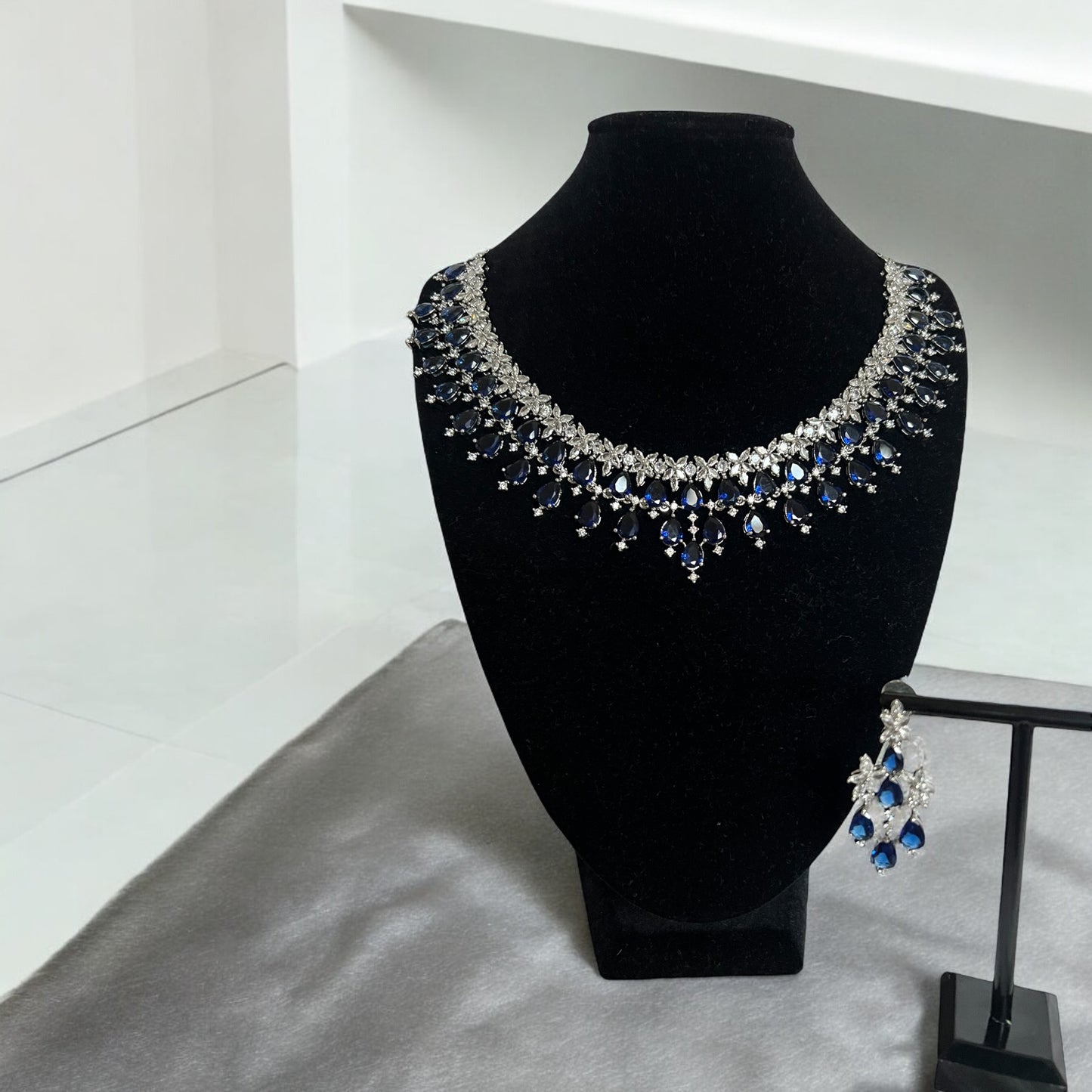 Floral Sapphire Blue Necklace Set