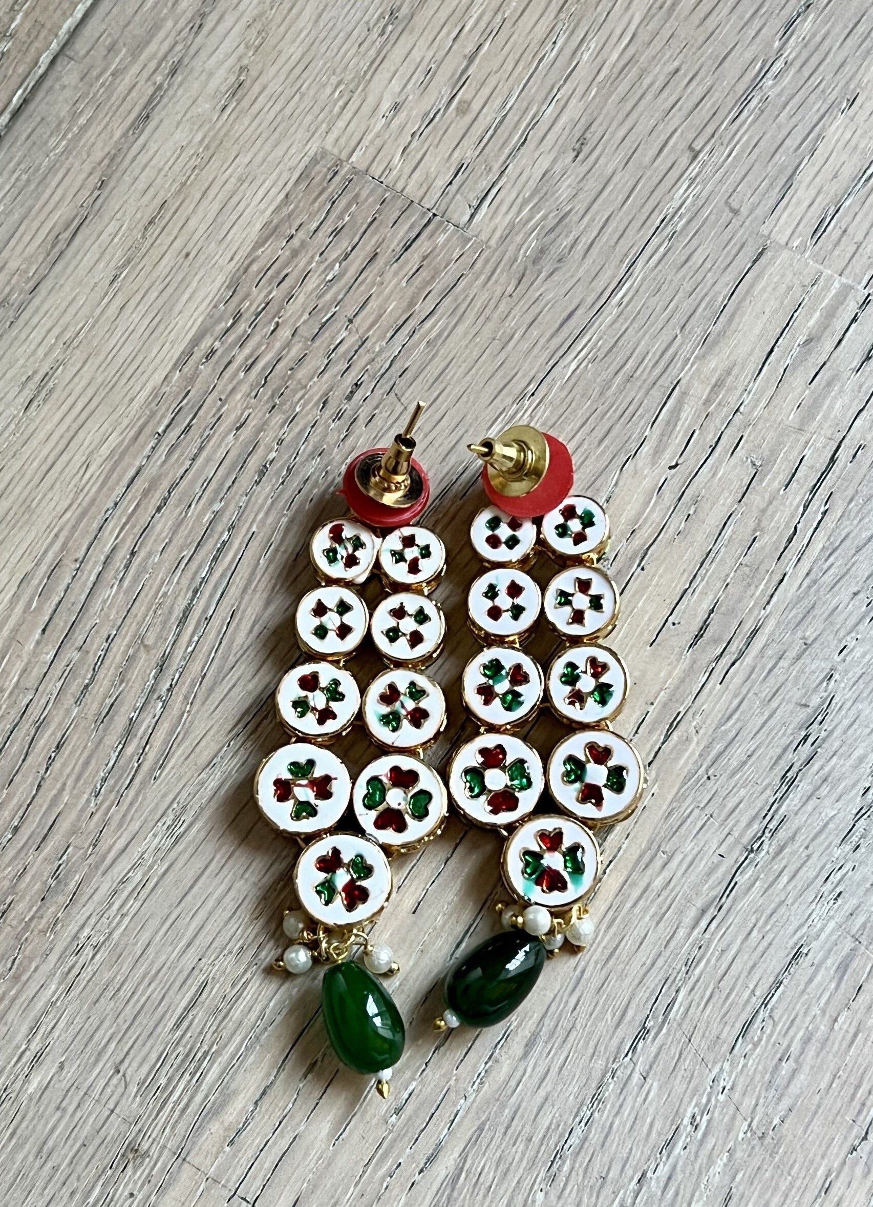Traditional Emerald Kundan Beaded Necklace Set with Tikka