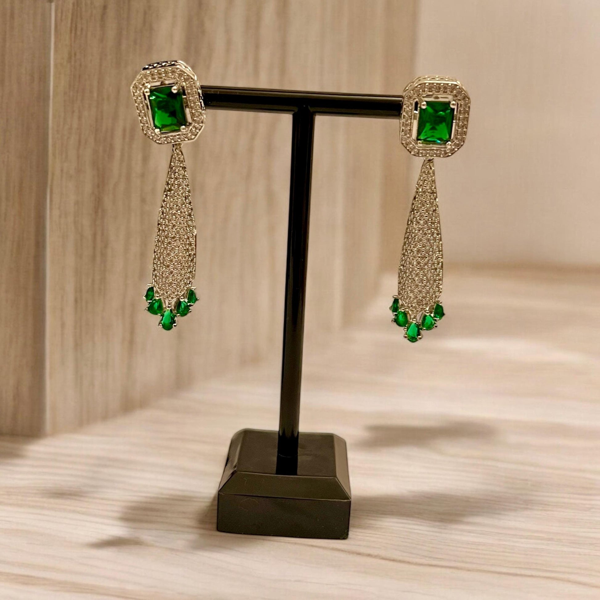 Green Stone & American Dianonds pendant Necklace with matching Earrings